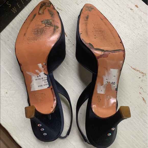 Stuart Weitzman satin black evening dress shoes in size 7 - Picture 7 of 9